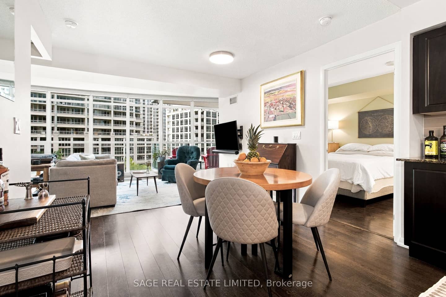 209 Fort York Boulevard 579, Toronto, ON M5V 4A1
