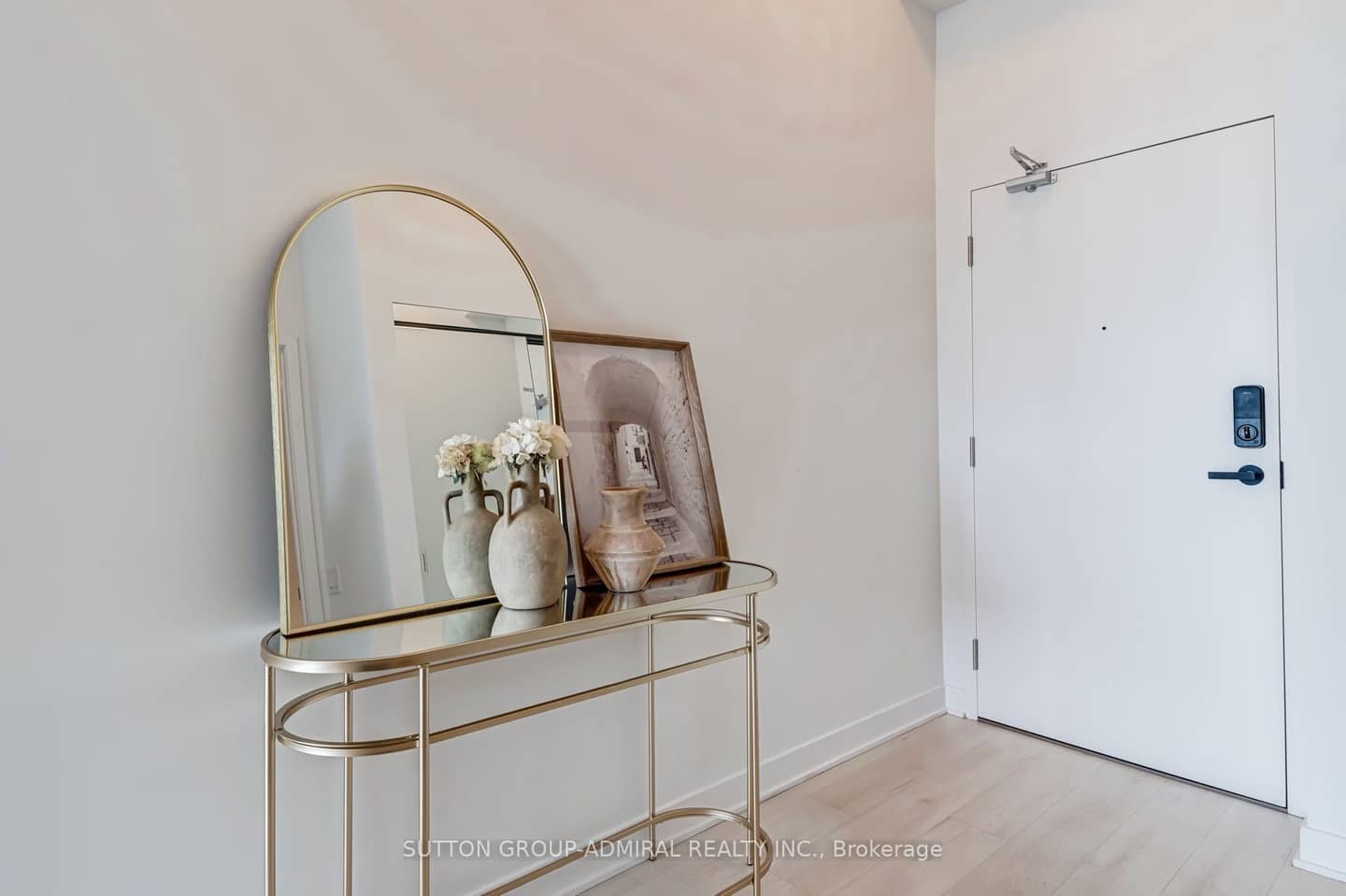 3900 Confederation Parkway 2401, Mississauga, ON L5B 0M3