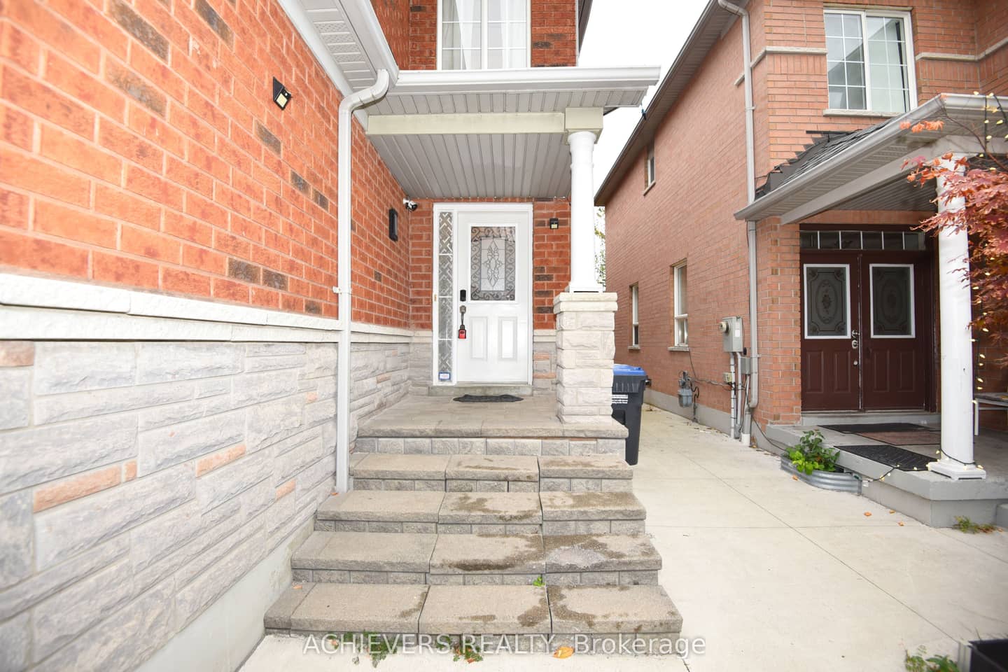 521 Navigator Drive, Mississauga, ON L5W 1P5