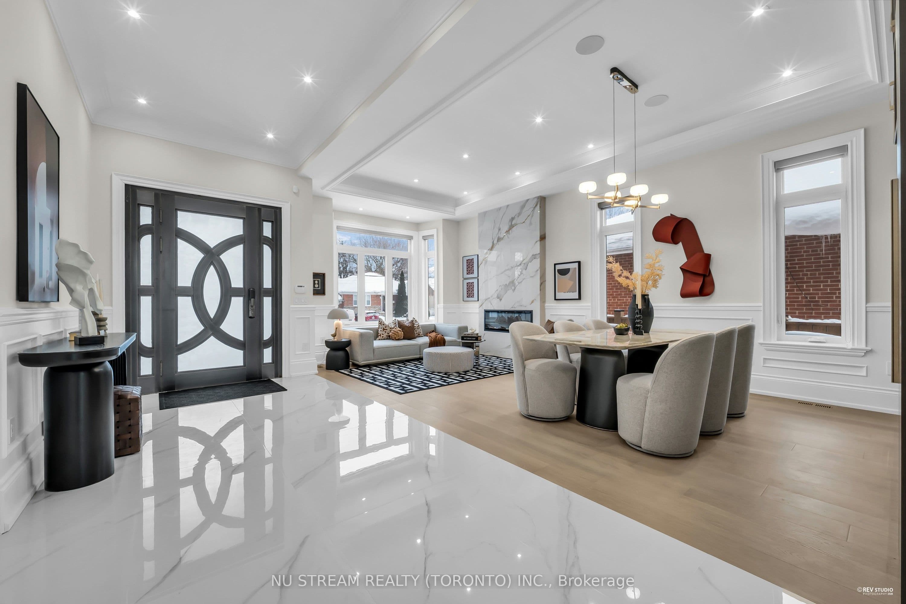 108 Abitibi Avenue, Toronto, ON M2M 2V6