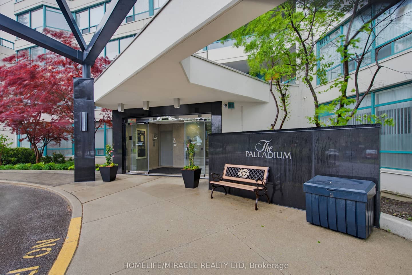 7250 Yonge Street PH211, Vaughan, ON L4J 7X1
