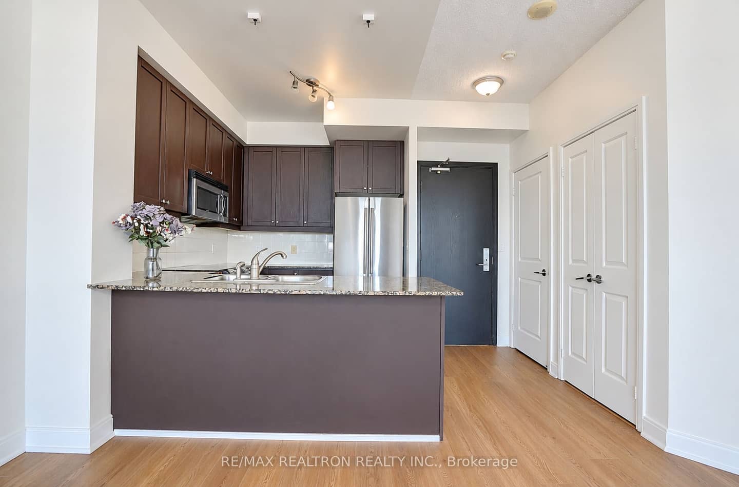 90 Absolute Avenue 710, Mississauga, ON L4Z 0A3