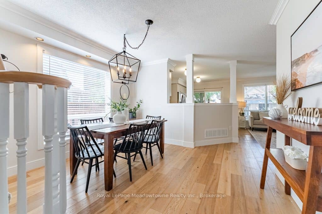 407 Baverstock Crescent, Milton, ON L9T 5L1