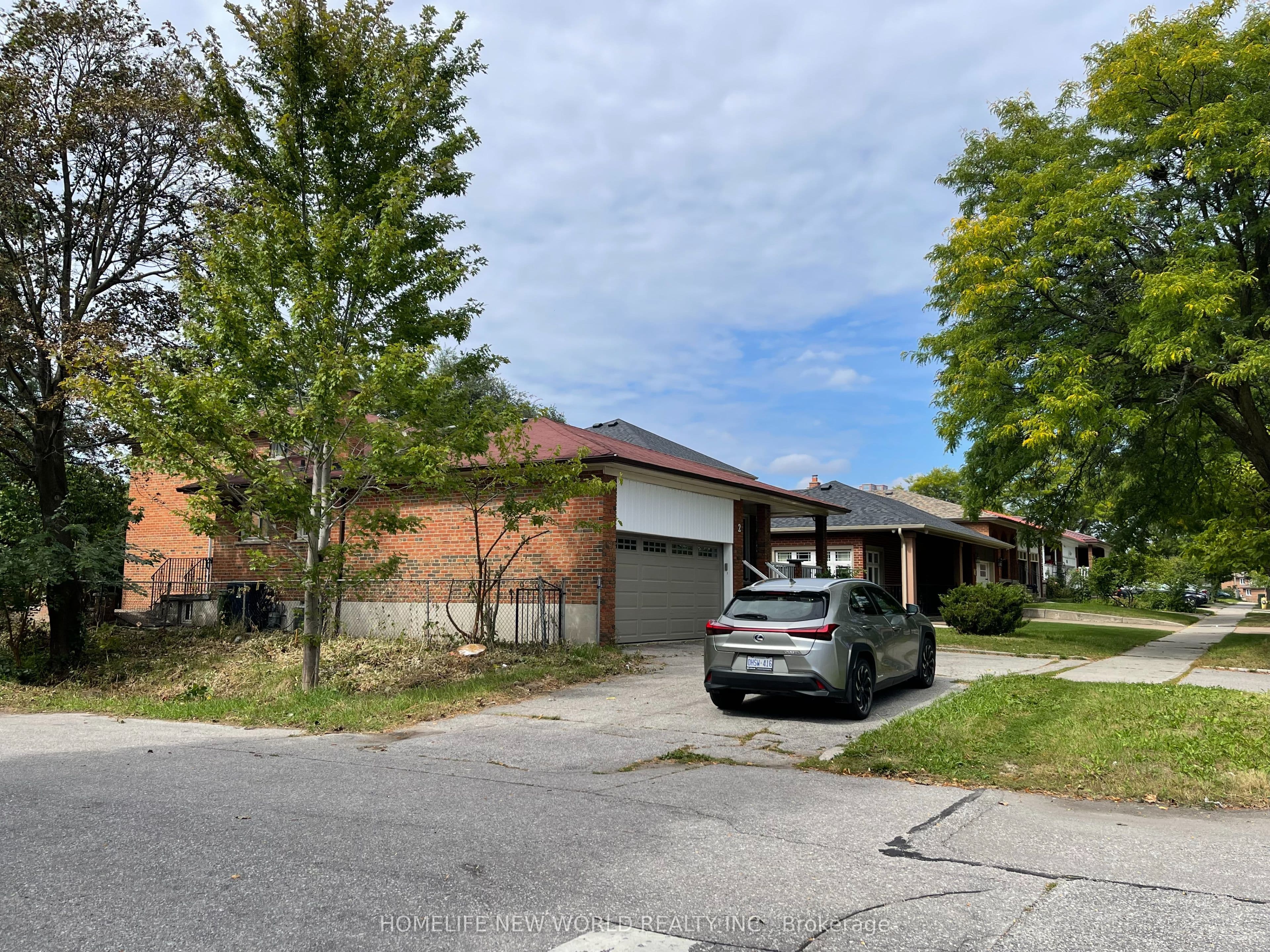 2 Arkona Drive, Toronto, ON M1T 1X3