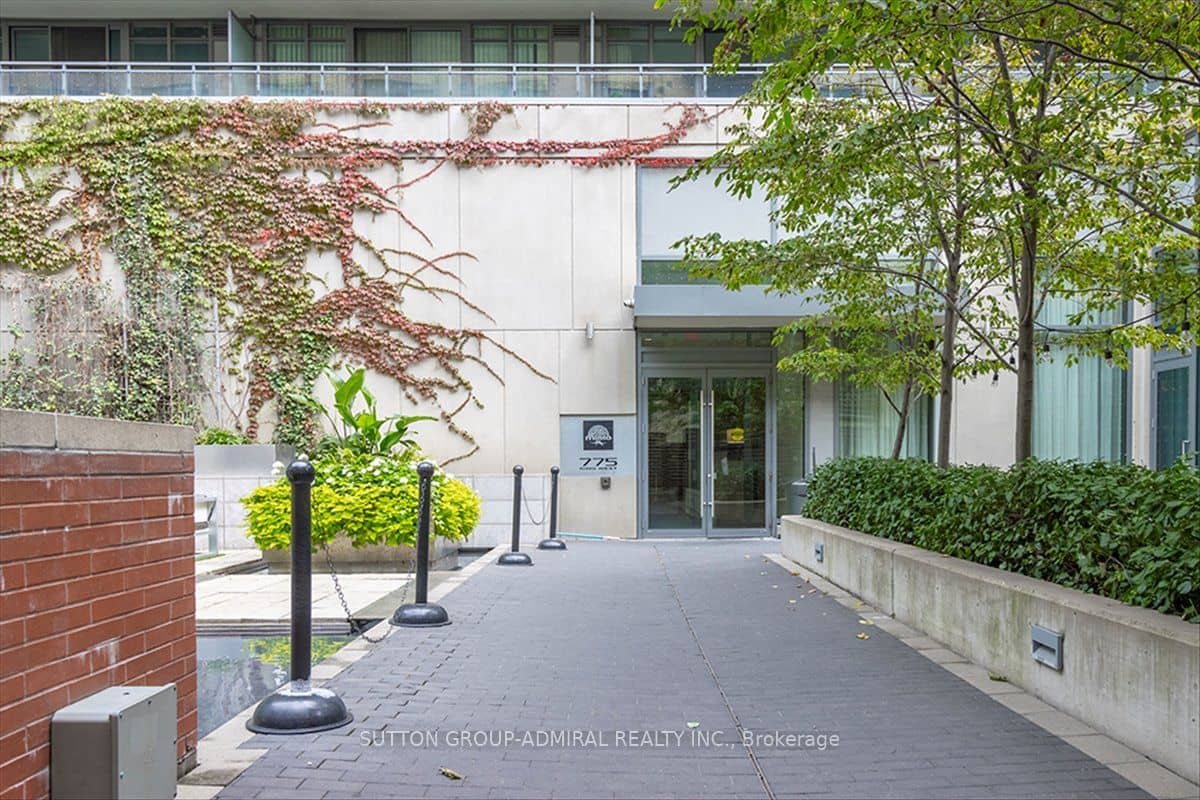 775 King Street W 221, Toronto, ON M5V 2K3
