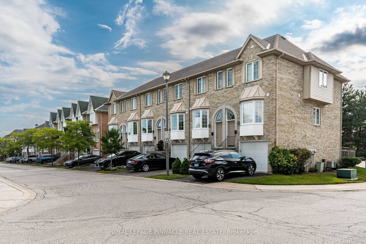 3480 Upper Middle Road 4, Burlington, ON L7M 4R8