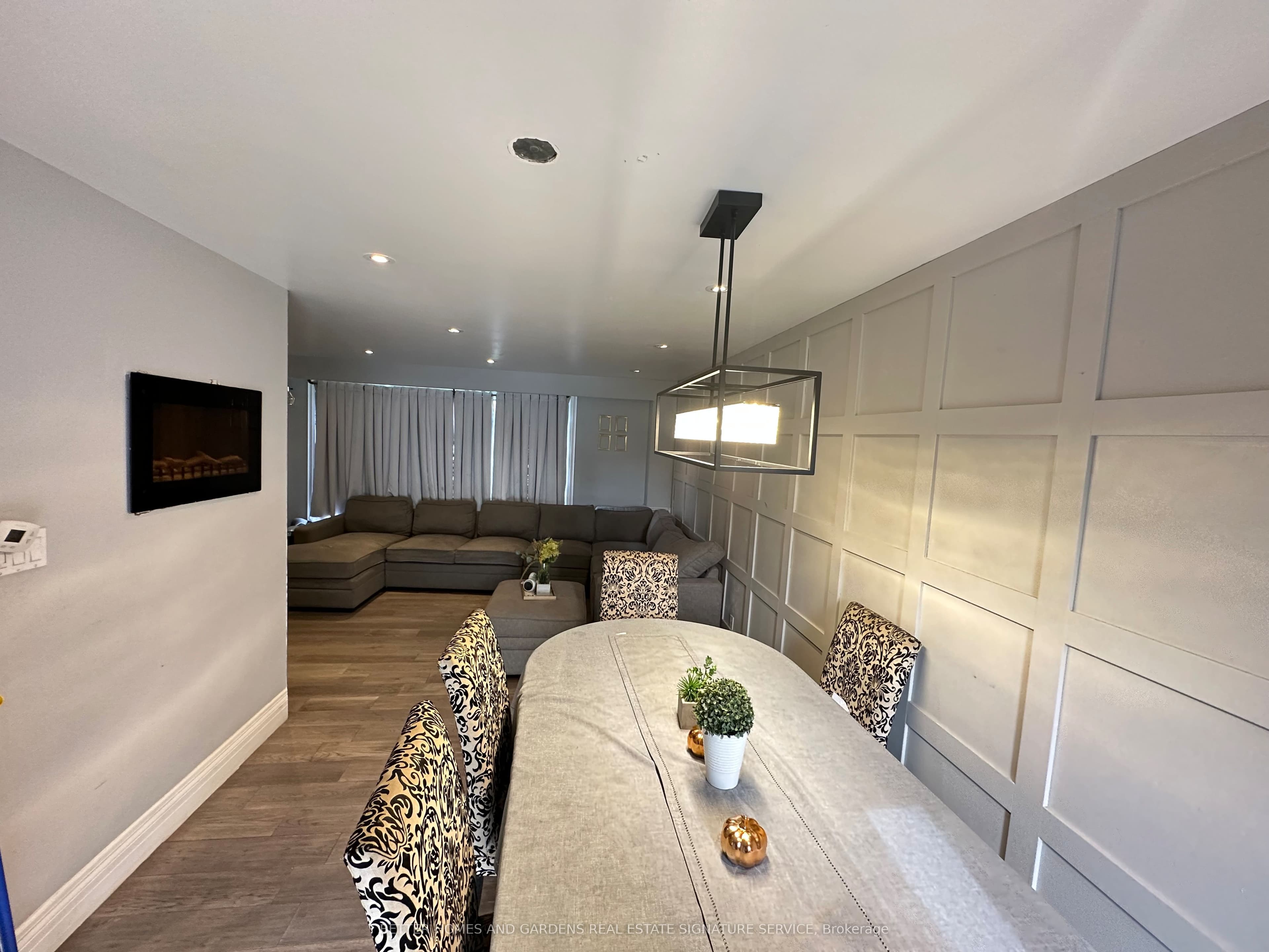 7076 Harwick Drive, Mississauga, ON L4T 3A4