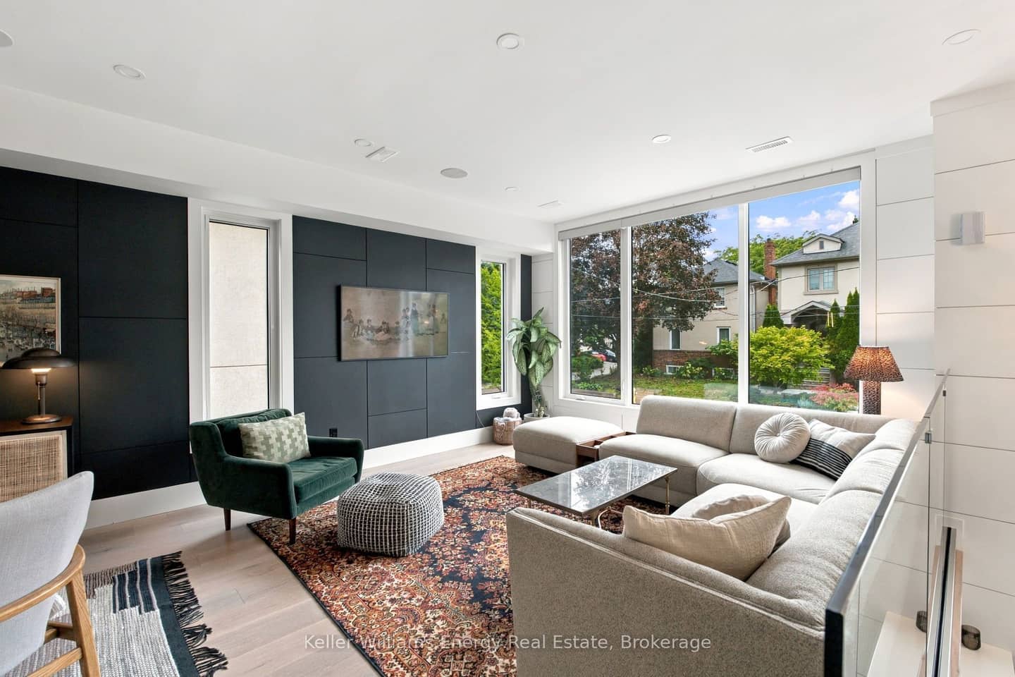 17 Walford Road, Toronto, ON M8X 2P2
