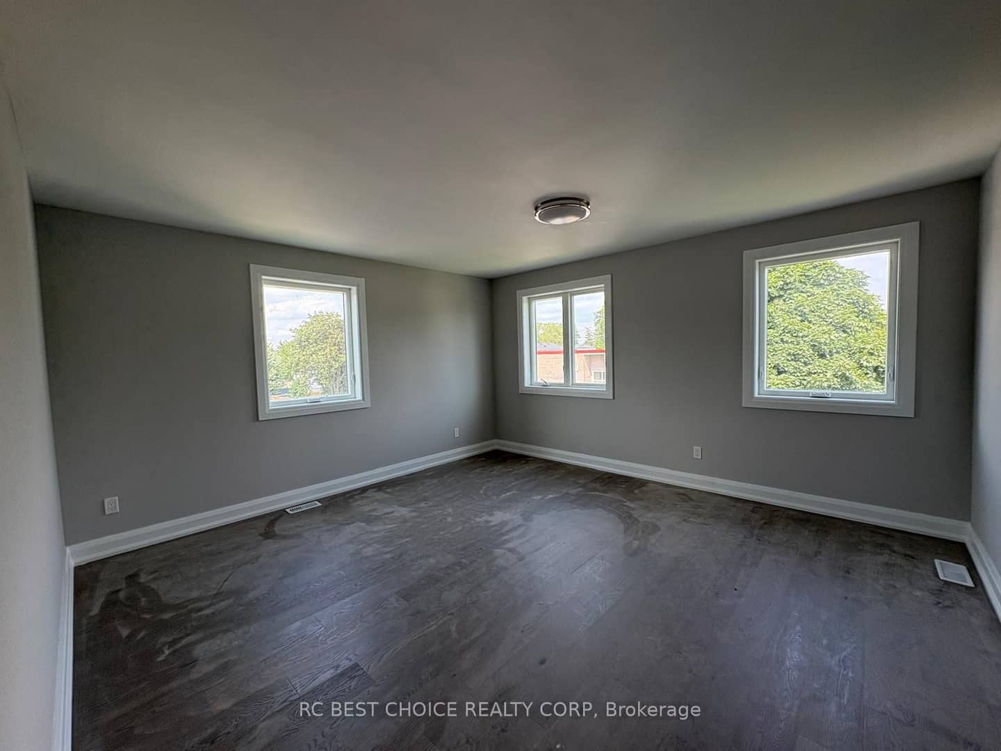 113 Grenfell Street, Oshawa, ON L1J 4W1