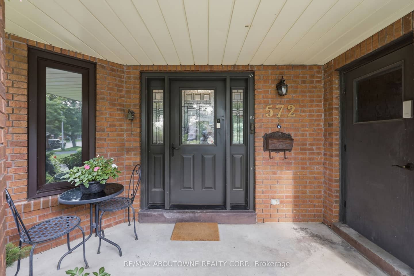 572 Harmony Avenue, Burlington, ON L7N 3S8