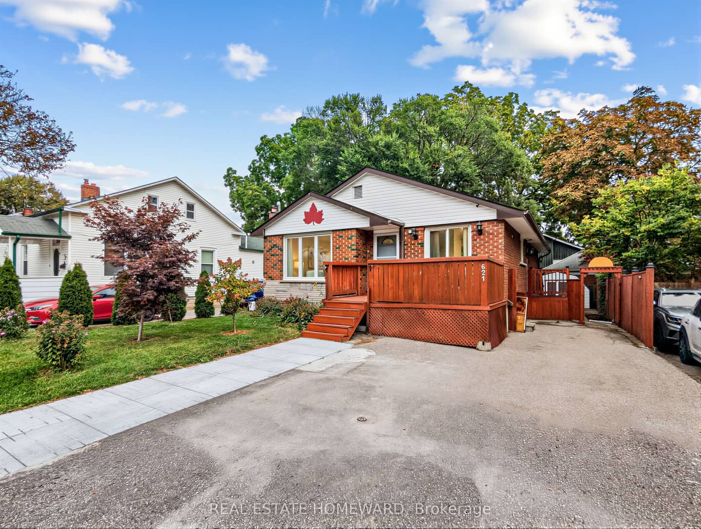 621 Byron Street S, Whitby, ON L1N 4R6