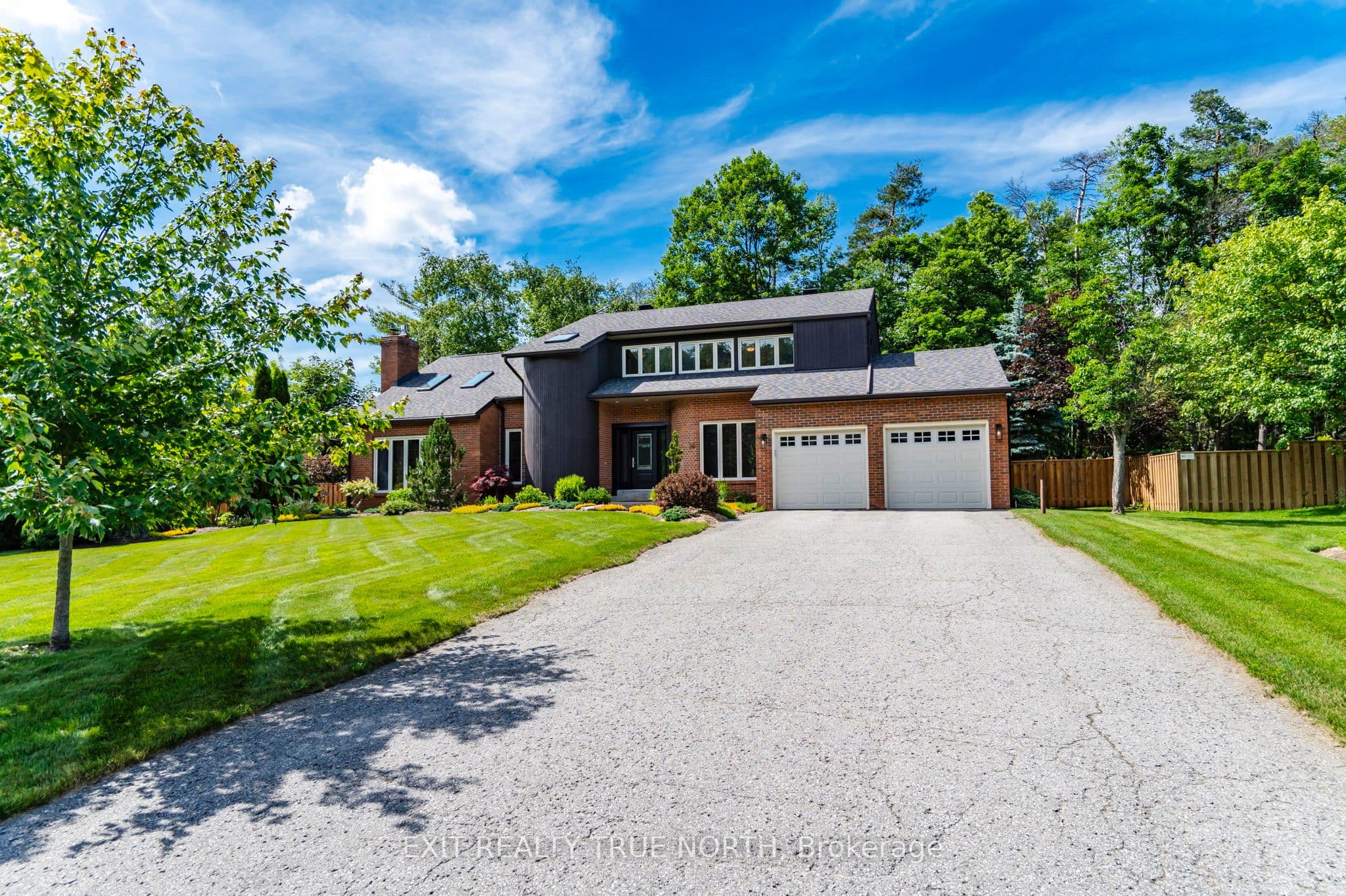 14 Rosewood Avenue, Springwater, ON L9X 0P5