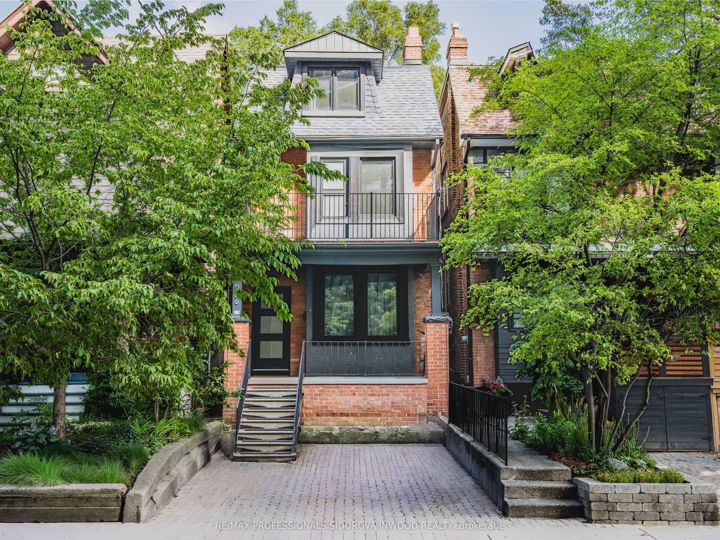 266 Glenlake Avenue, Toronto, ON M6P 1G1