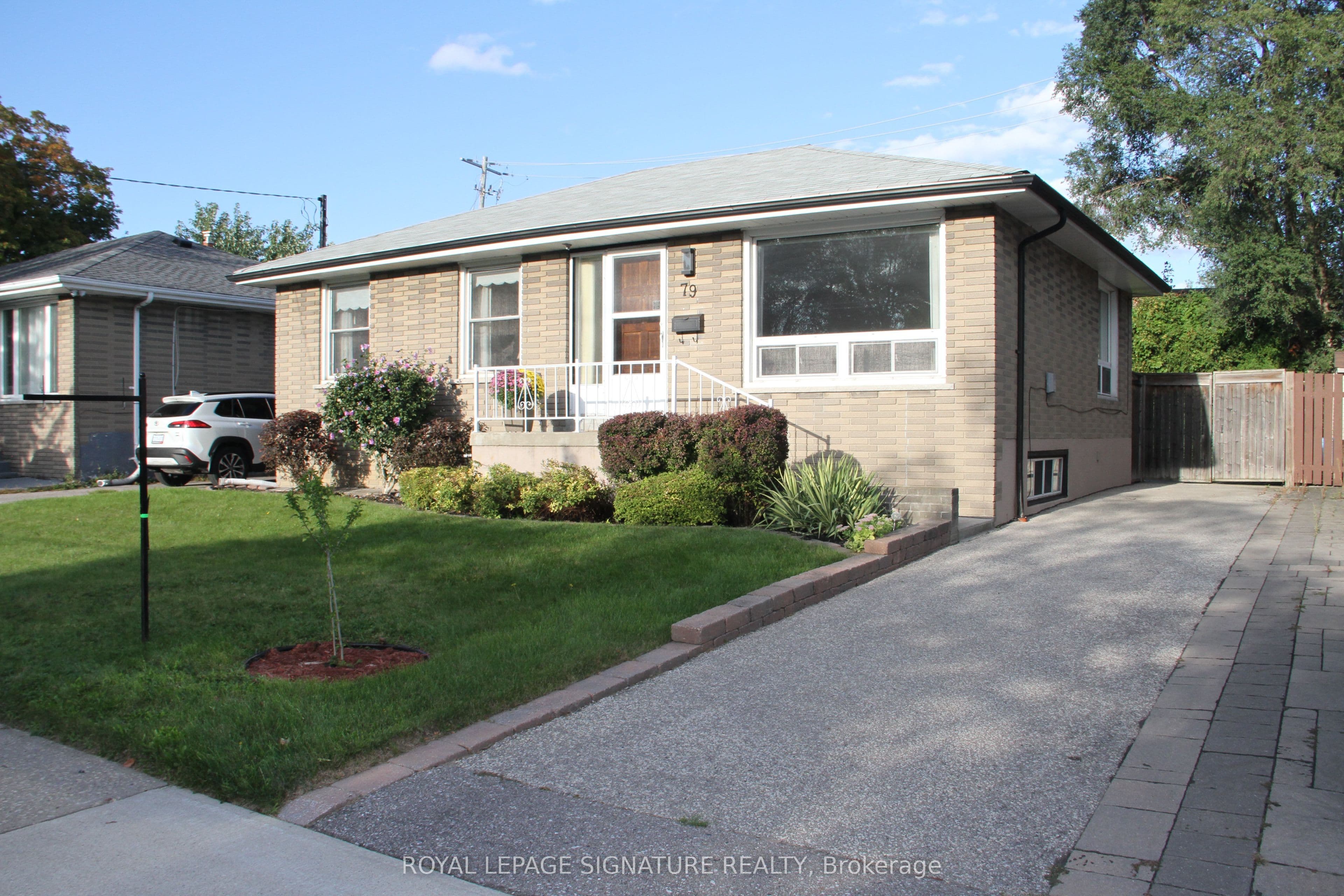 79 Greenock Avenue, Toronto, ON M1G 3A2