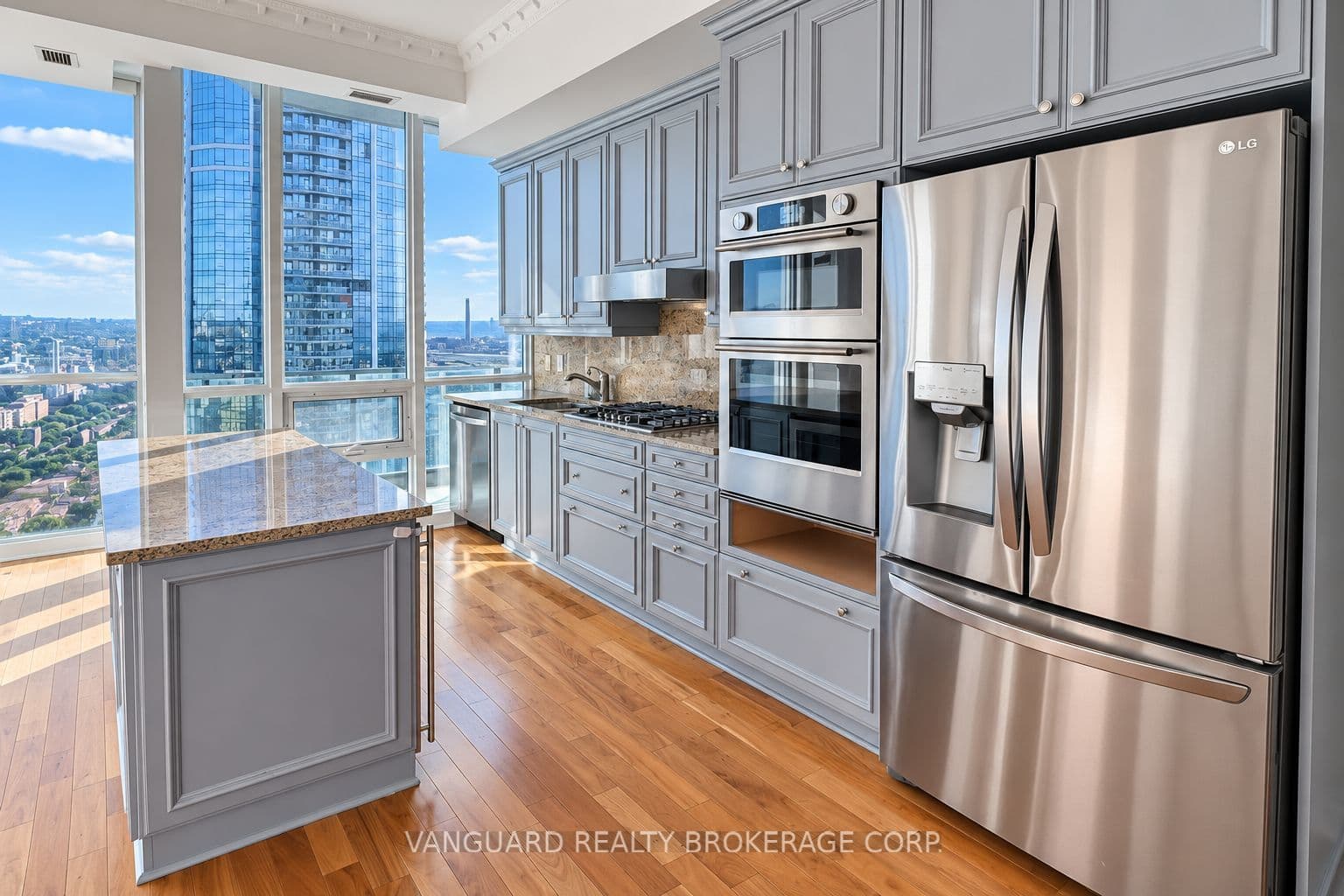16 Harbour Street 5104, Toronto, ON M5J 2C7