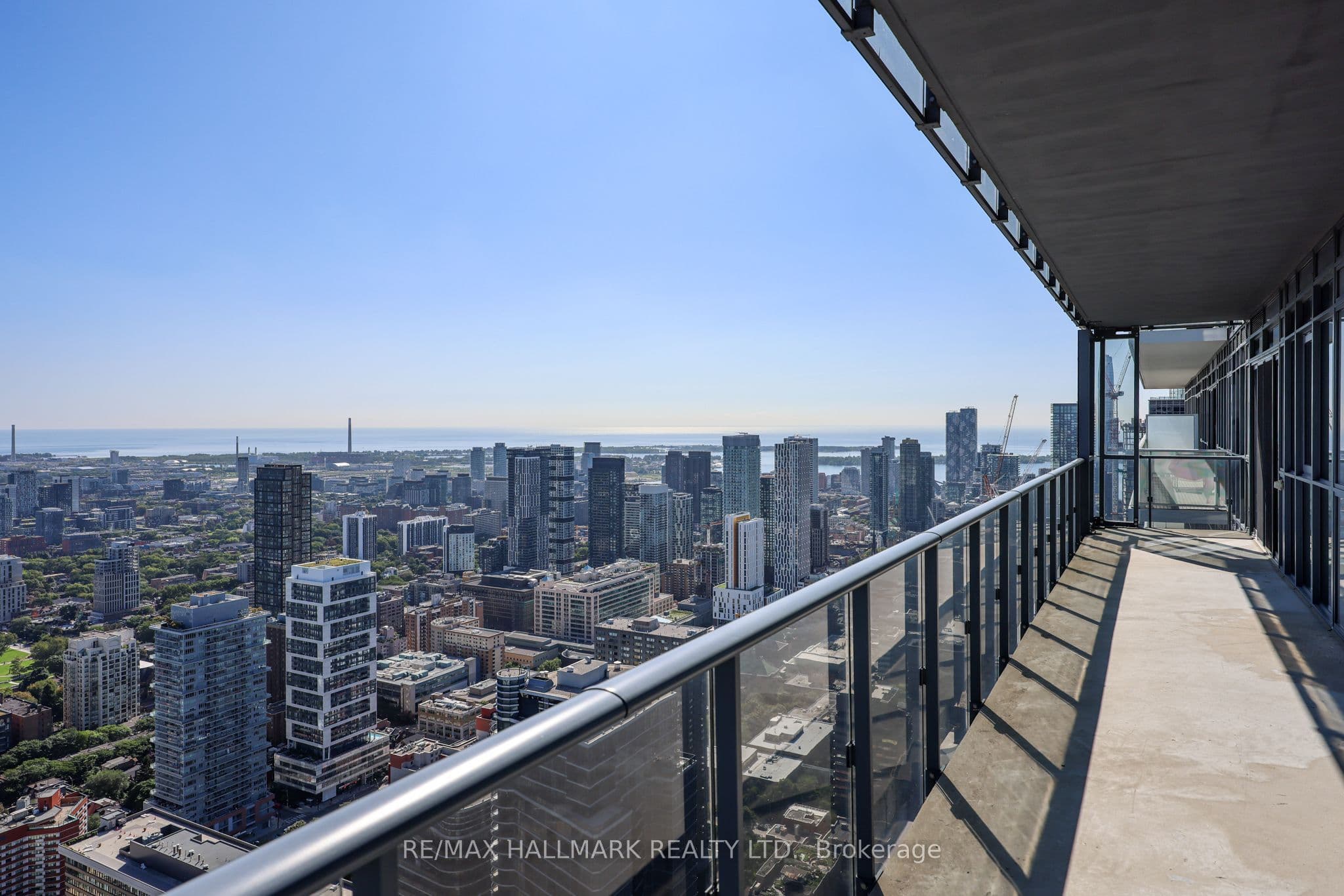 7 Grenville Street 6005, Toronto, ON M4Y 0E9