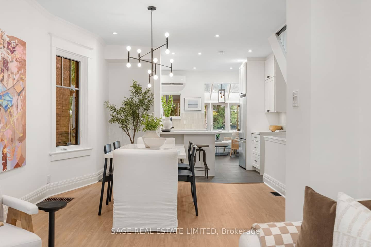 11 Bertmount Avenue, Toronto, ON M4M 2X8