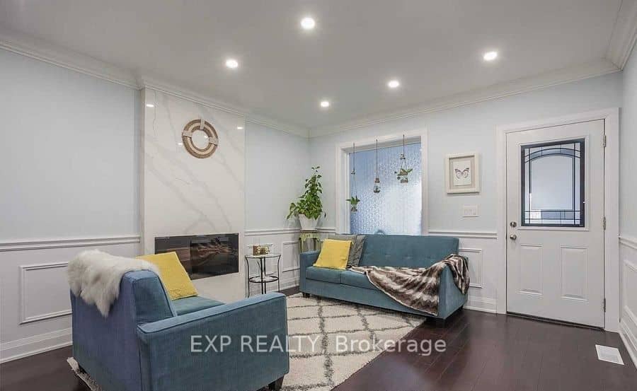 1231 Bathurst Street, Toronto, ON M5R 3H3