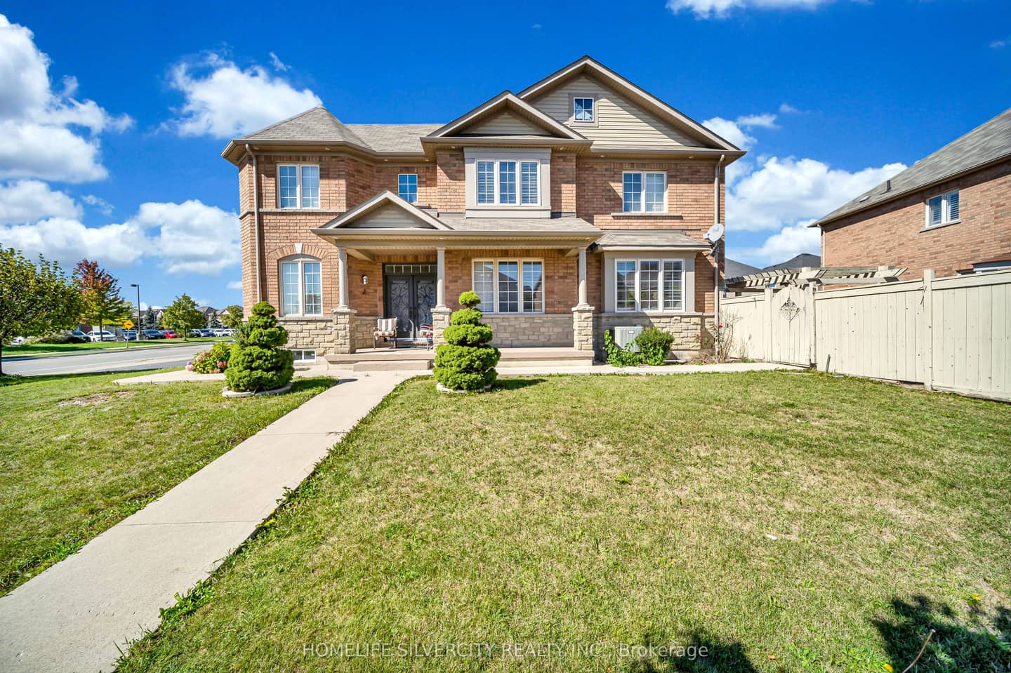 2 Addiscott Street, Brampton, ON L6R 0W1