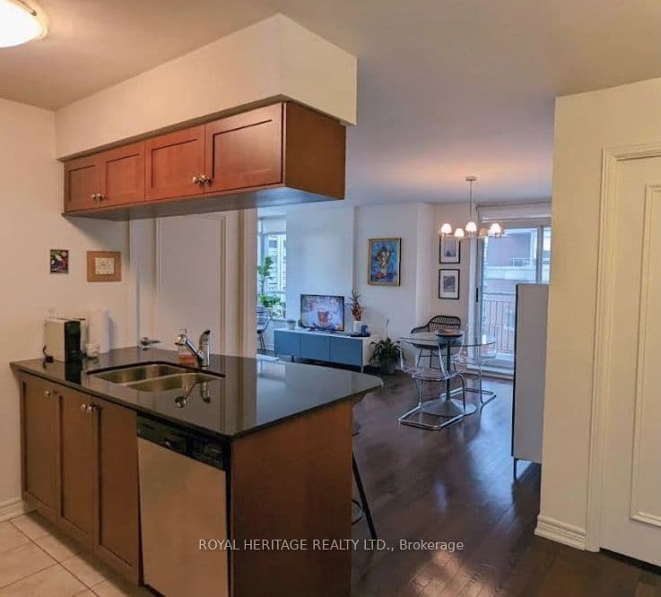 60 St Clair Avenue W, Toronto, ON M4V 1M1