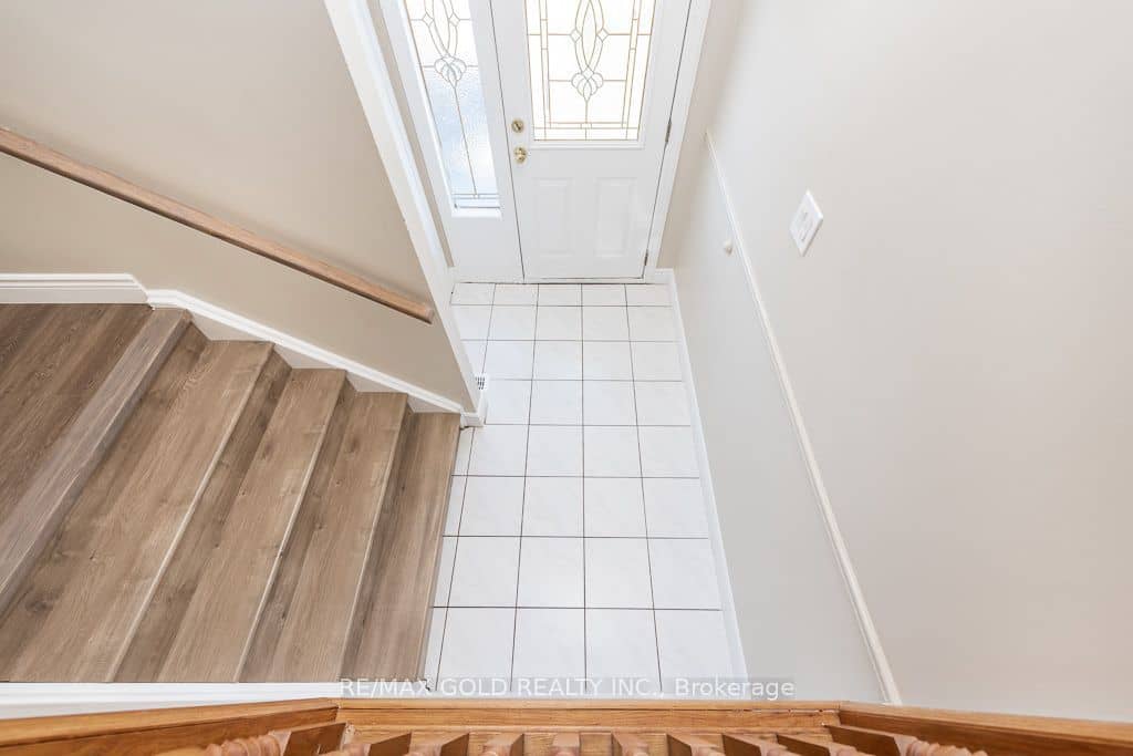 7283 Sigsbee Drive, Mississauga, ON L4T 3L6