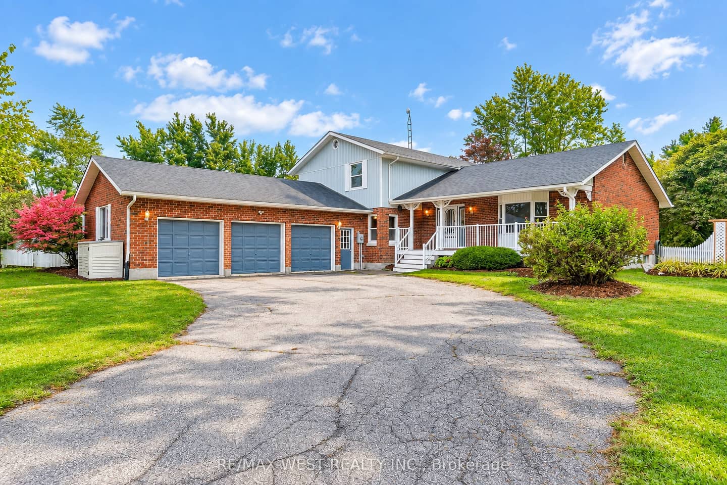 24 Smith Drive, Uxbridge, ON L0C 1E0