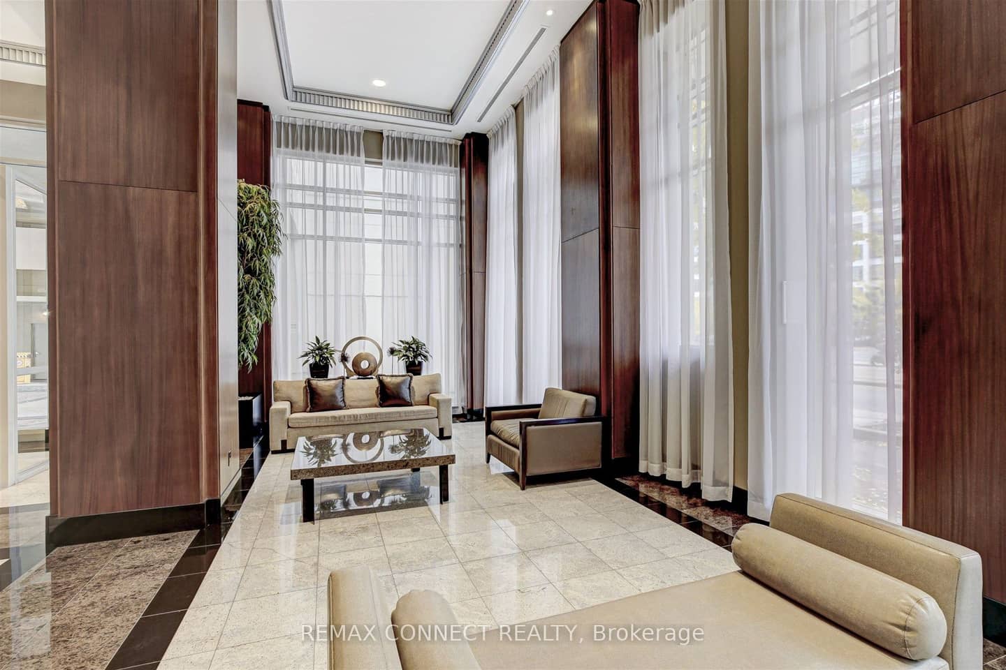 628 Fleet Street PH1, Toronto, ON M5V 1A8