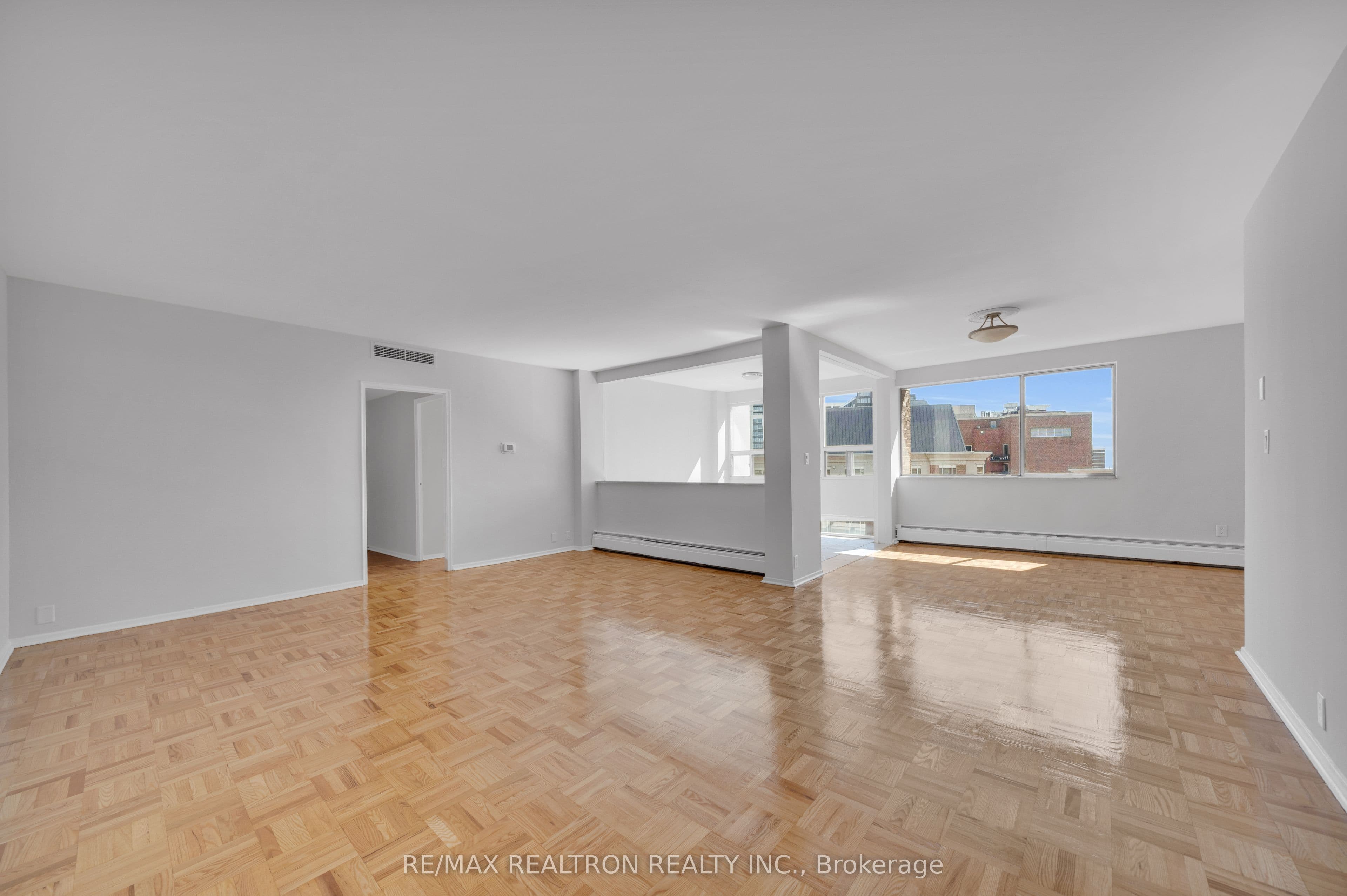 9 Deer Park Crescent 401, Toronto, ON M4V 2C4