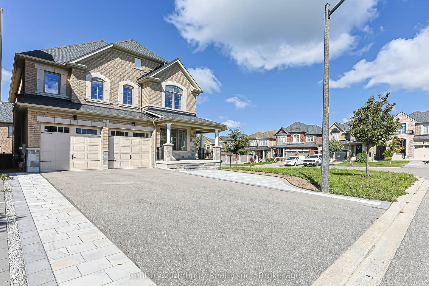2 Gillivary Drive, Whitby, ON L1P 0B9