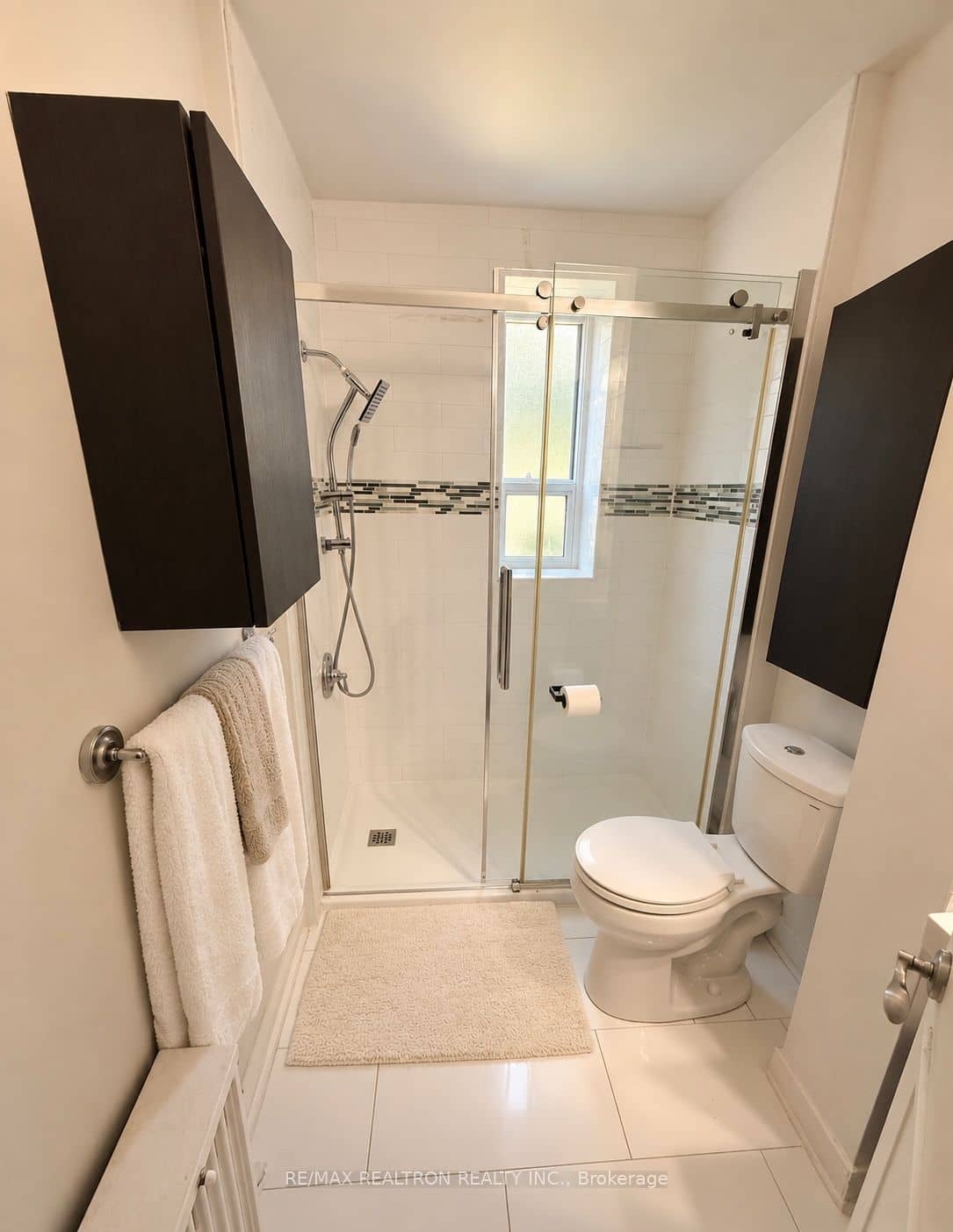2 Ridelle Avenue 106, Toronto, ON M6B 1H4