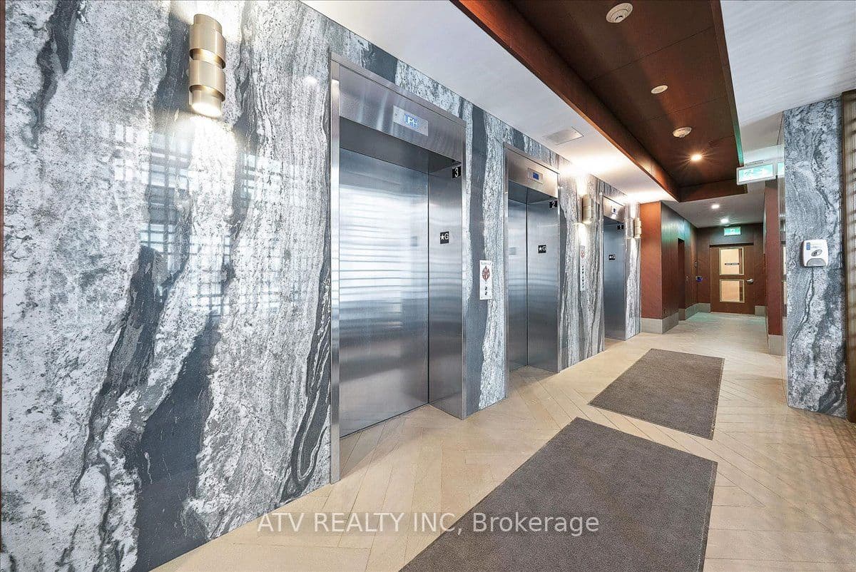 38 Iannuzzi Street UPH03, Toronto, ON M5V 0S2