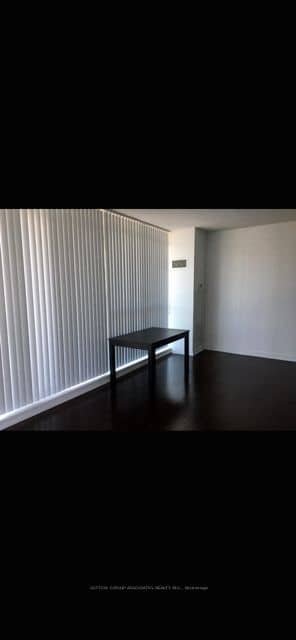 770 Bay Street 2411, Toronto, ON M5G 0A6