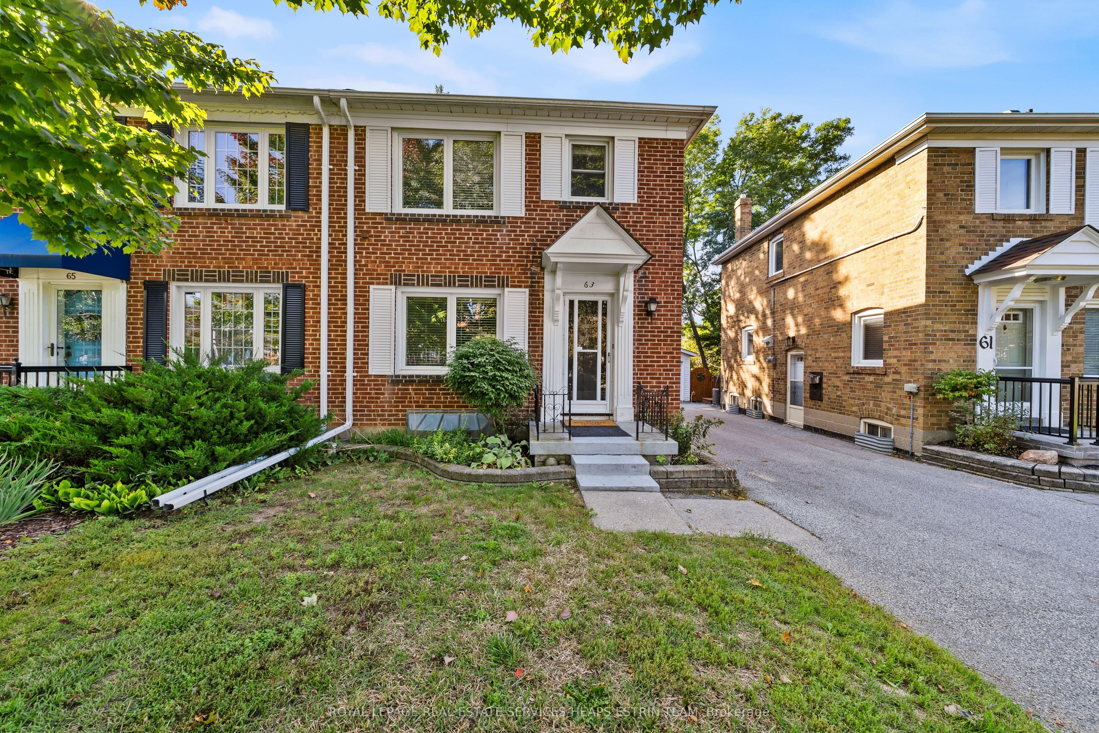 63 Thursfield Crescent, Toronto, ON M4G 2N4