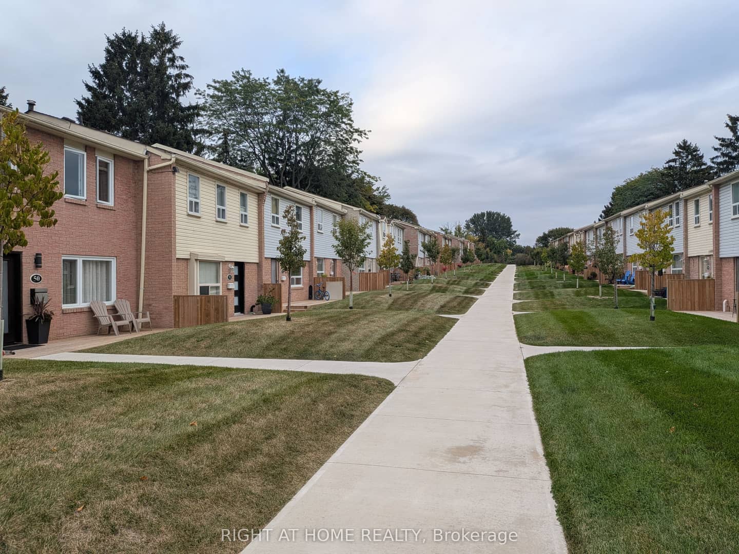 1055 Shawnmarr Road 53, Mississauga, ON L5H 3V2