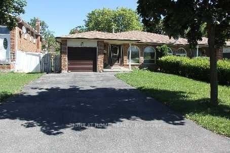 31 Manitou Crescent, Brampton, ON L6S 2Z6