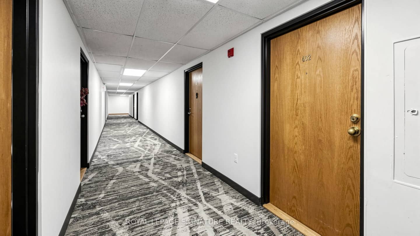 454 Centre Street S 402, Oshawa, ON L1H 4C2