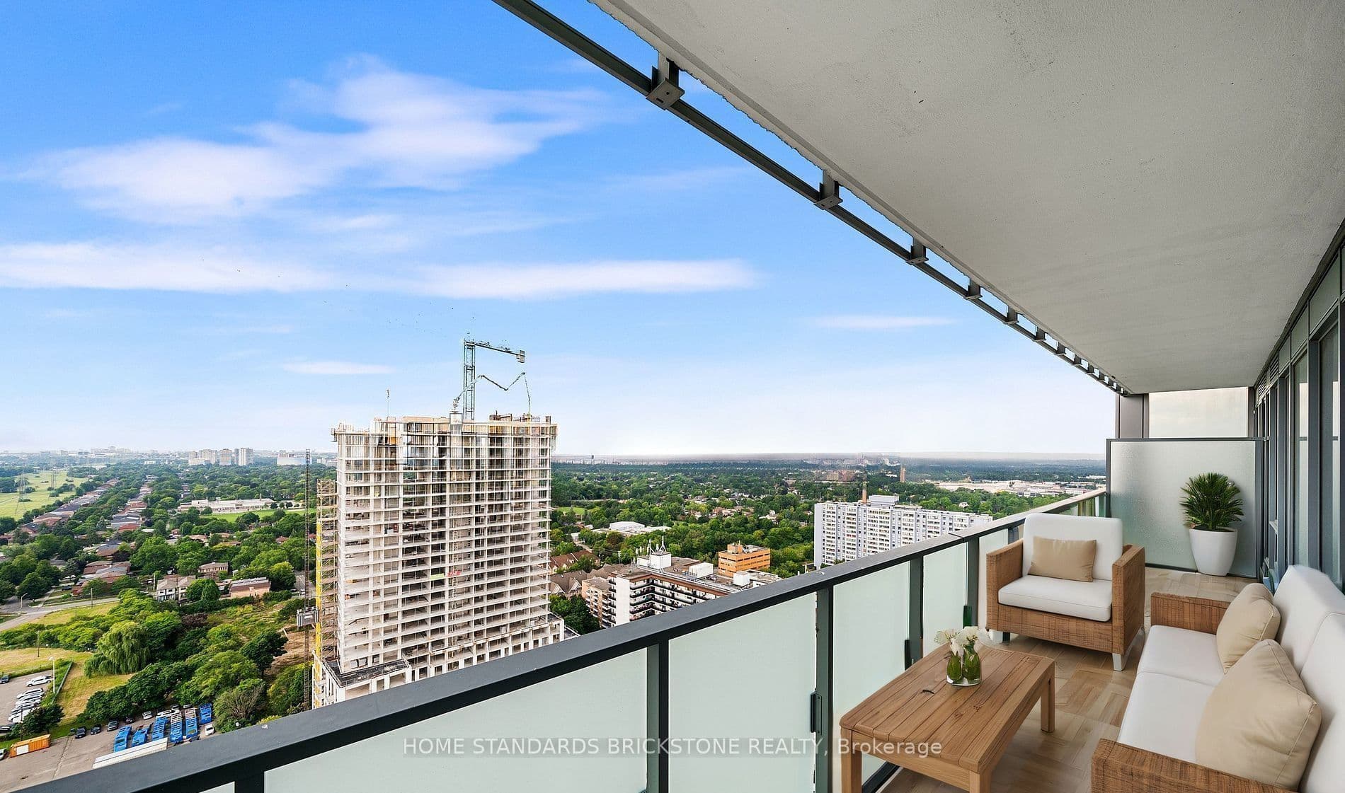7 golden lion Heights N2208, Toronto, ON M2M 4E7