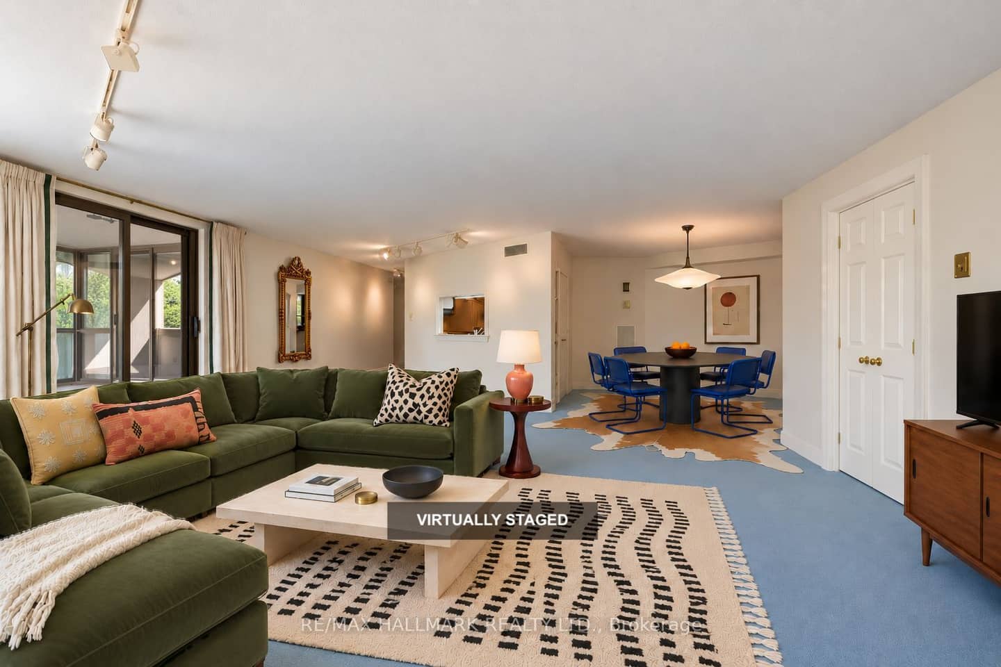 2010 Islington Avenue 301, Toronto, ON M9P 3S8