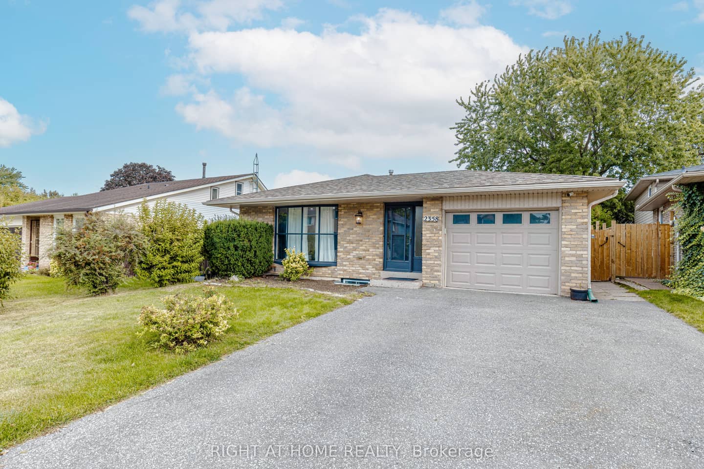 2358 Arnold Crescent, Burlington, ON L7P 4G3