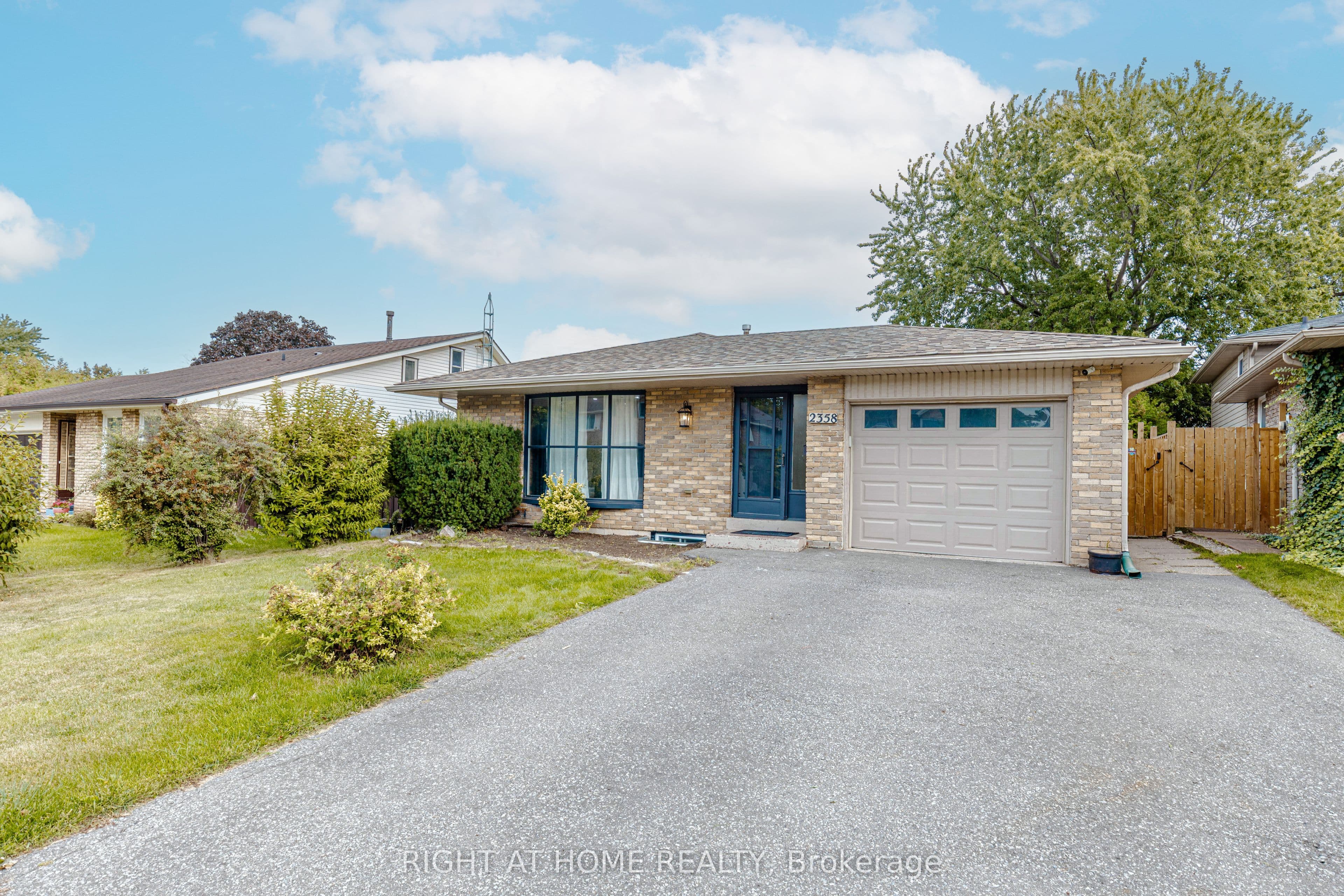 2358 Arnold Crescent, Burlington, ON L7P 4G3