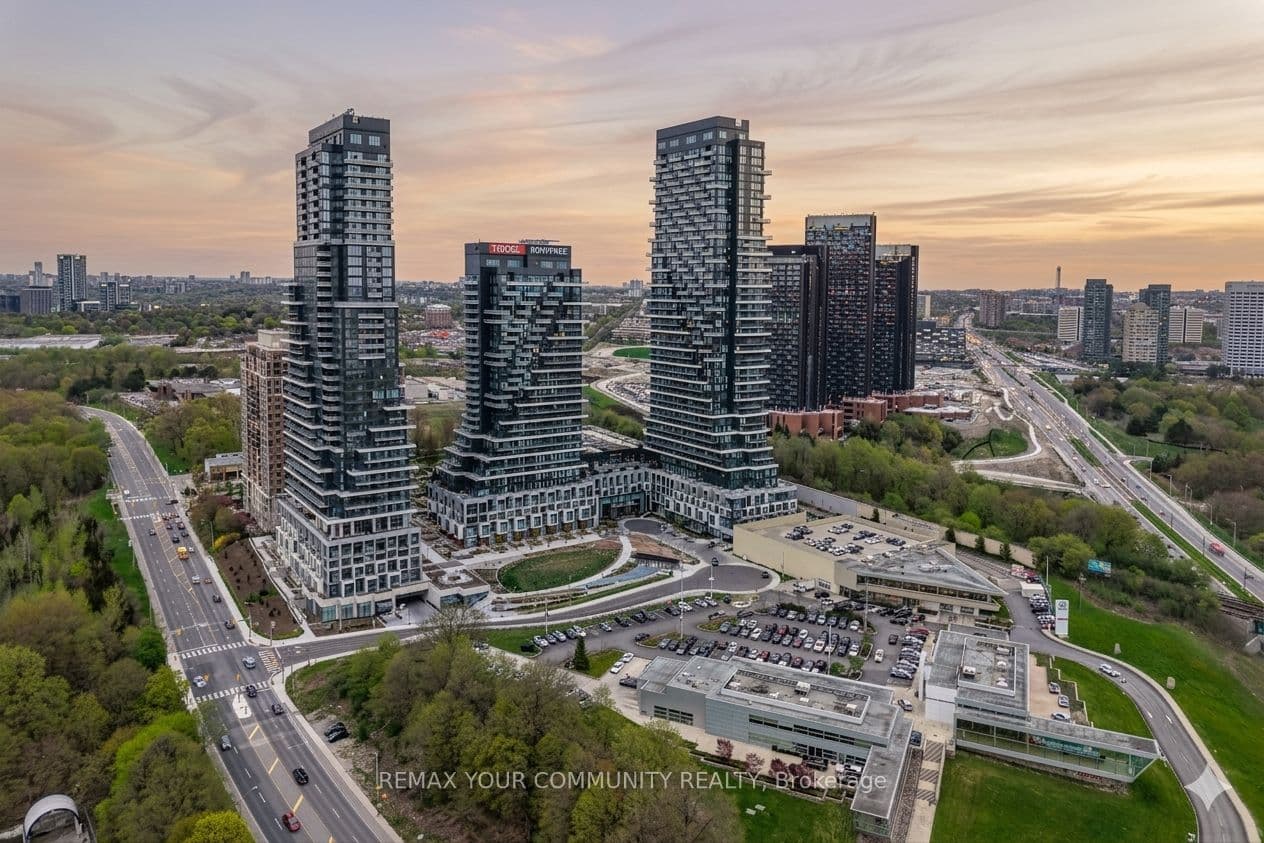 10 Inn On The Park Drive 110, Toronto, ON M3C 0P9
