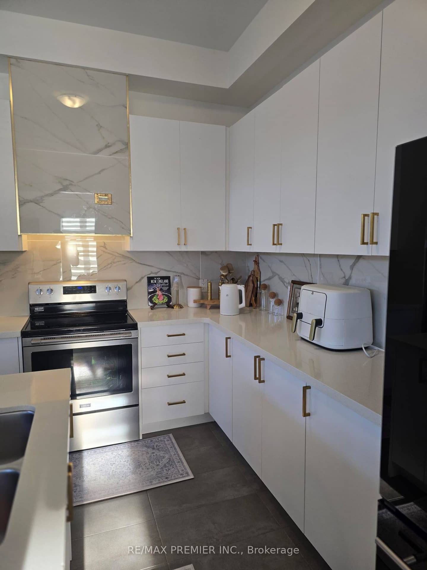 106 Ed Ewert Avenue, Clarington, ON L1B 0W7