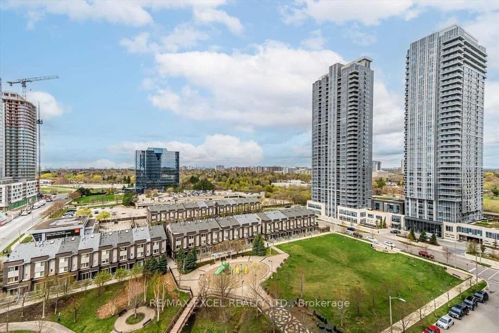 151 Village Green Square 1806, Toronto, ON M1S 0K5