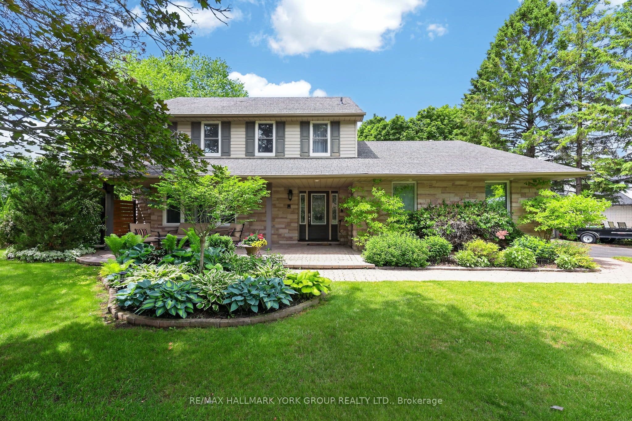8 Grant Court, East Gwillimbury, ON L0G 1R0