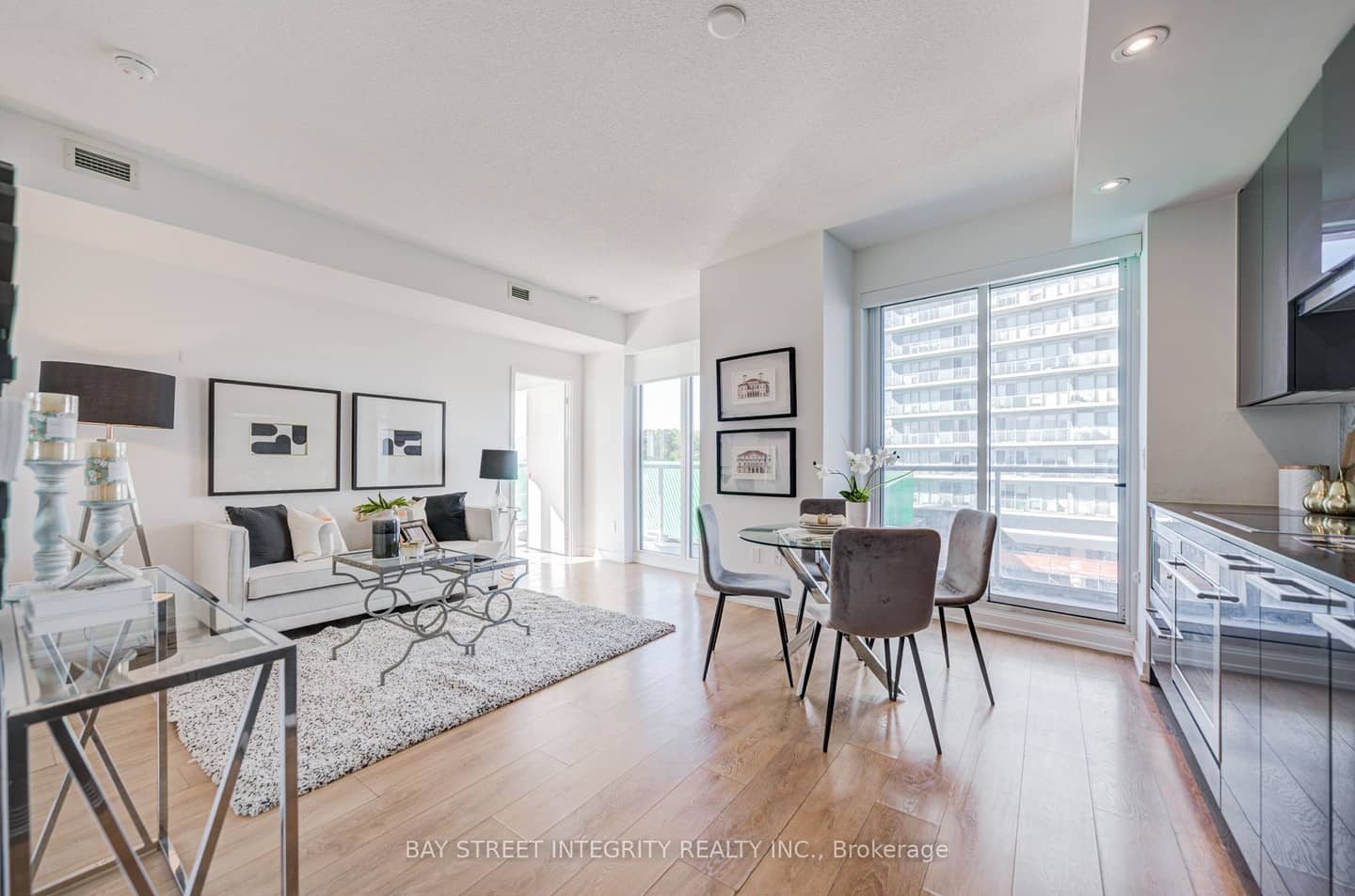 117 McMahon Drive 303, Toronto, ON M2K 0E4
