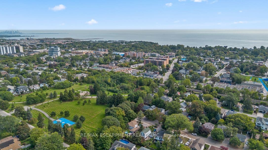 253 Eaglewood Boulevard, Mississauga, ON L5G 1V9