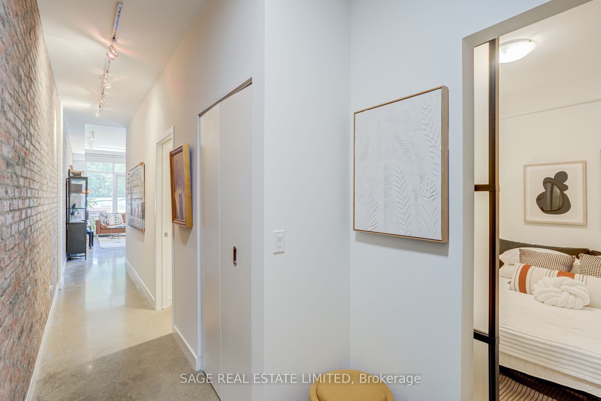 747 Queen Street E 204, Toronto, ON M4M 1H3
