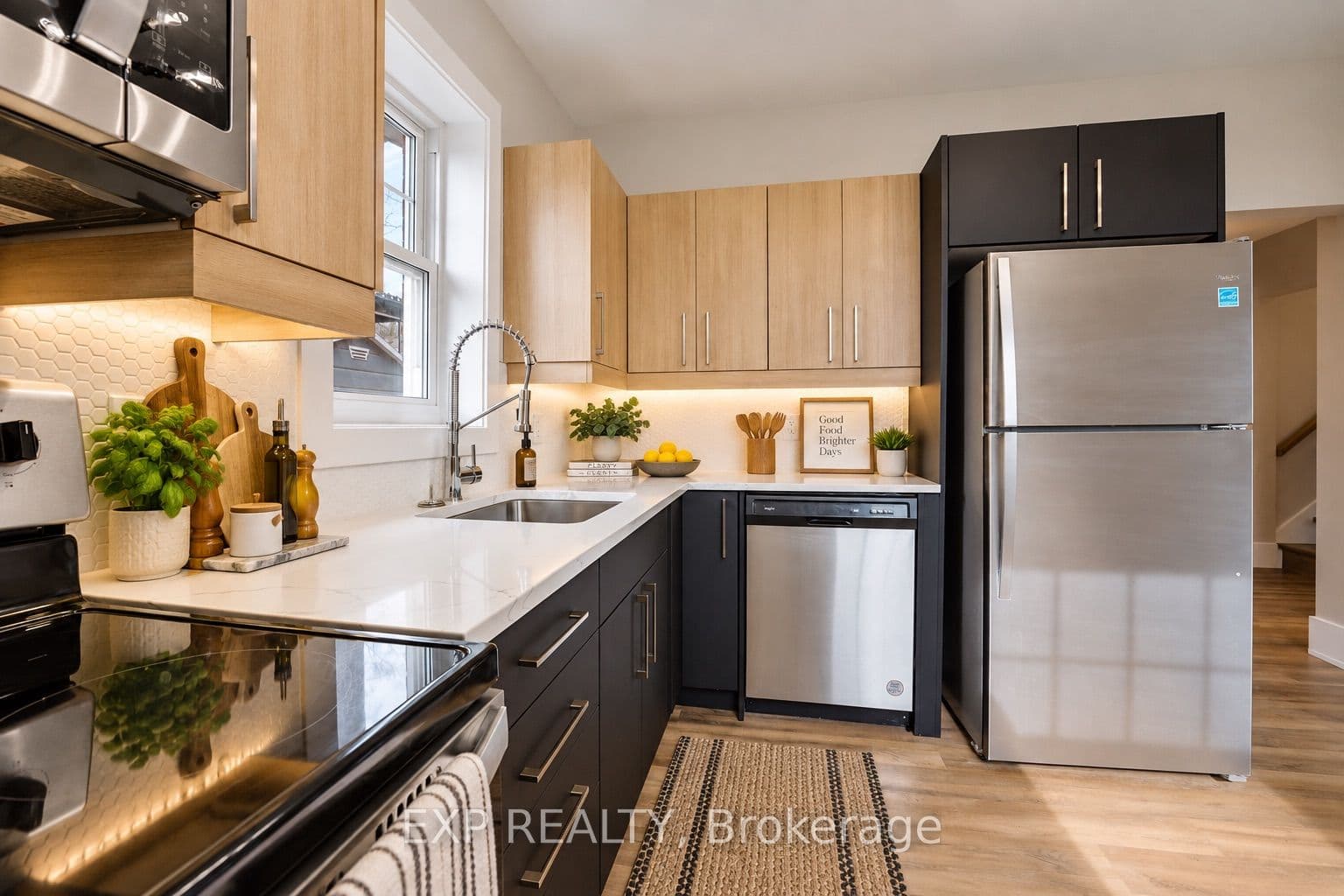 329 Rosedale Avenue 1, Hamilton, ON L8K 4N9