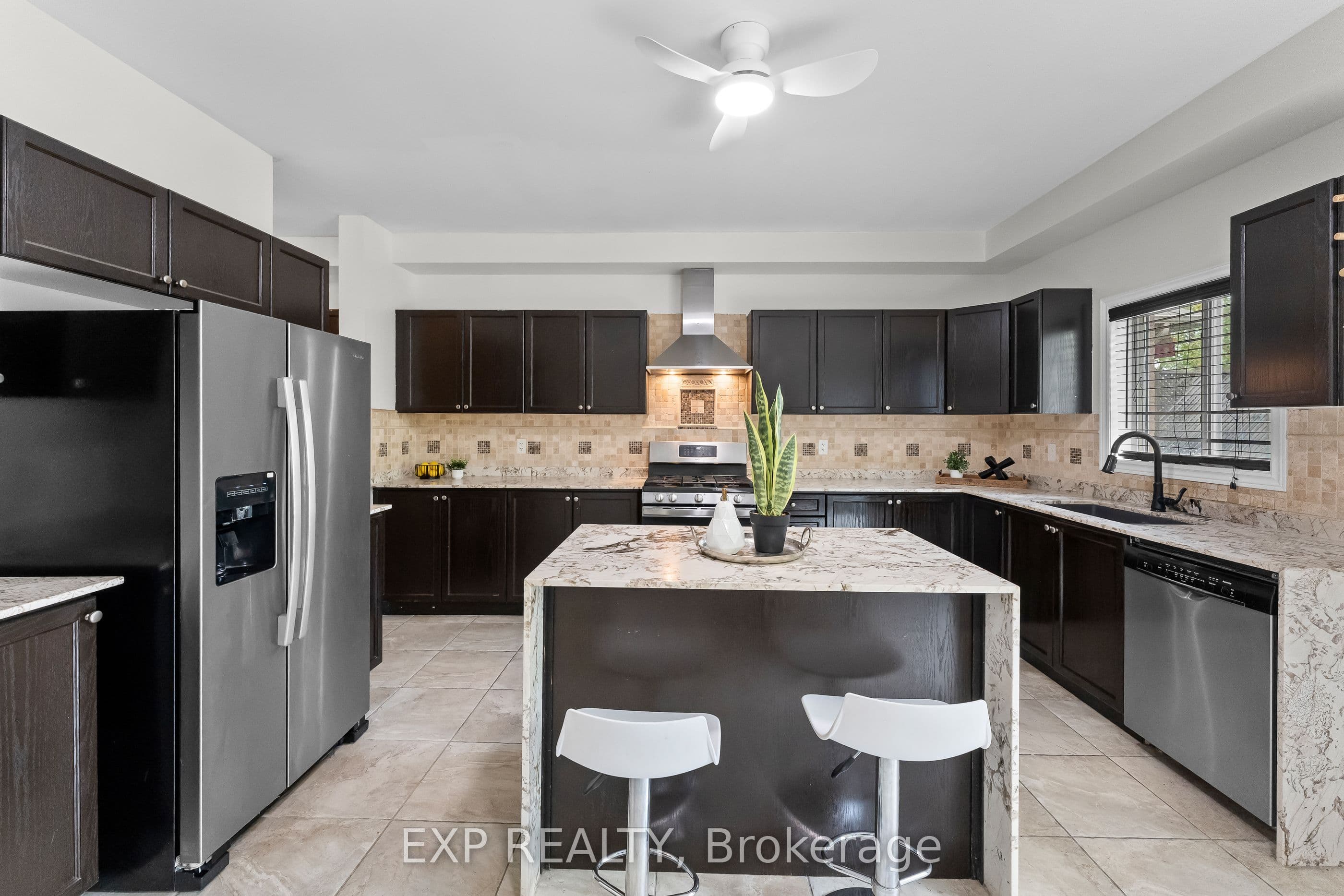 8876 Tristar Crescent, Niagara Falls, ON L2G 0A4