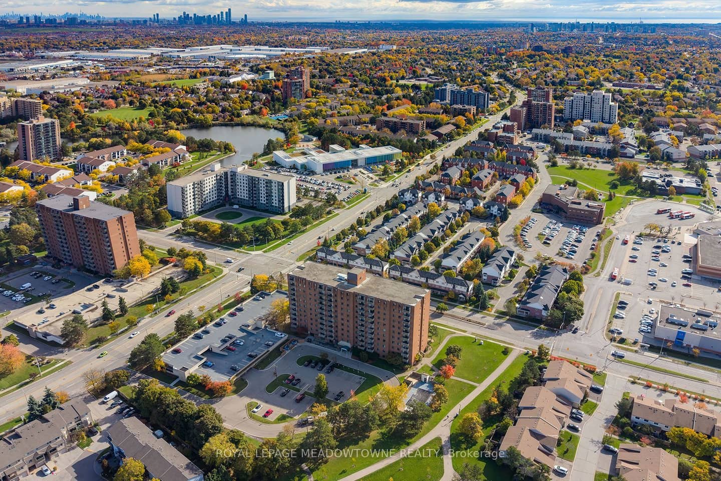 6720 Glen Erin Drive 206, Mississauga, ON L5N 3K8